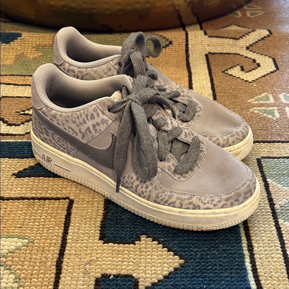 Nike Air Tennis Shoes